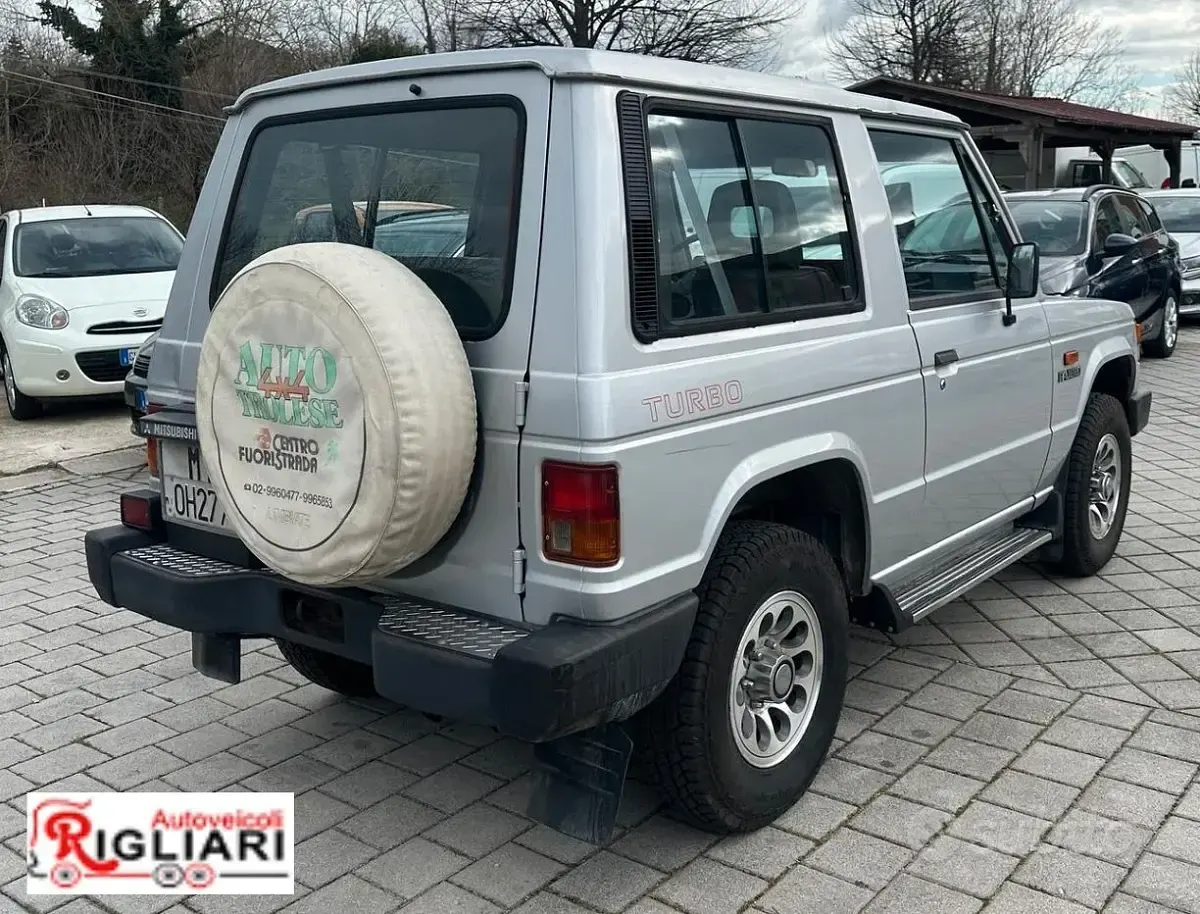 Usata Mitsubishi Pajero Top 84 CV (61 kW) 1988 Grigio SUV
