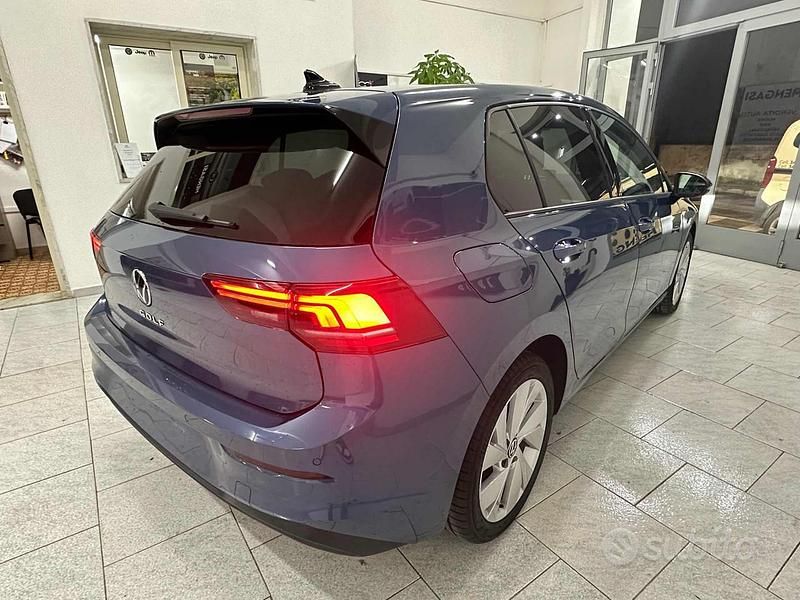 Nuova VW Golf VIII Life 150 CV (110 kW) 2025 Blu Berlina
