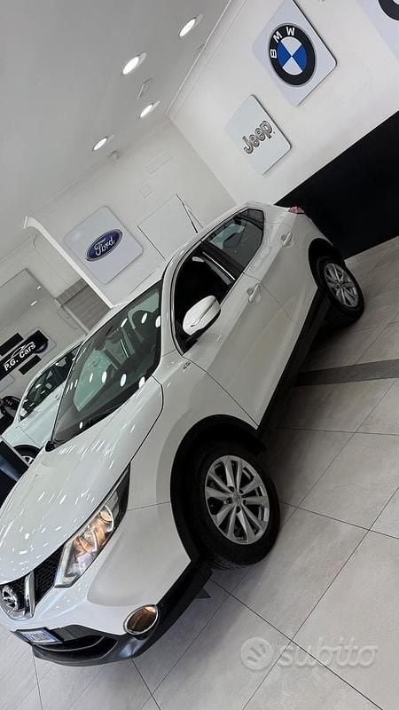 Usata Nissan Qashqai Visia 110 CV (80 kW) 2015 Bianco SUV