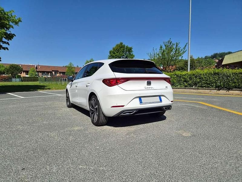 Usata Seat Leon FR 150 CV (110 kW) 2021 Bianco Berlina