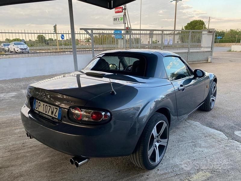 Usata Mazda MX5 126 CV (92 kW) 2008 Grigio Cabrio