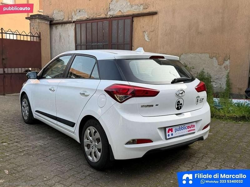 Usata Hyundai i20 Classic 75 CV (55 kW) 2016 Bianco Berlina