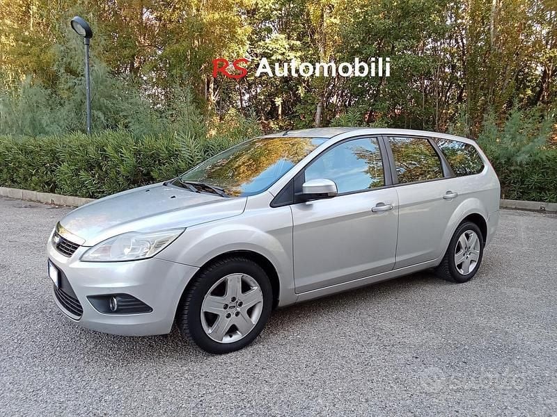 Grigio Usata 2008 Ford Focus Station wagon | 2500 € (Buon prezzo) - Immagine 1/4