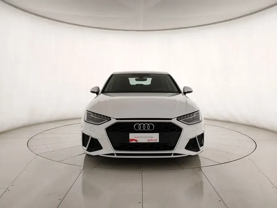 Usata Audi A4 S-Line 163 CV (119 kW) 2024 Bianco arkona Berlina