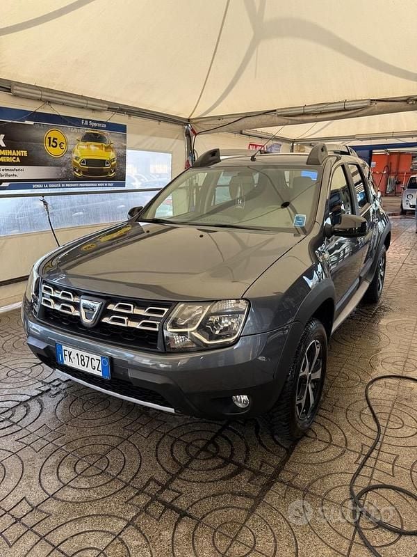 Usata Dacia Duster 110 CV (80 kW) 2017 Grigio SUV