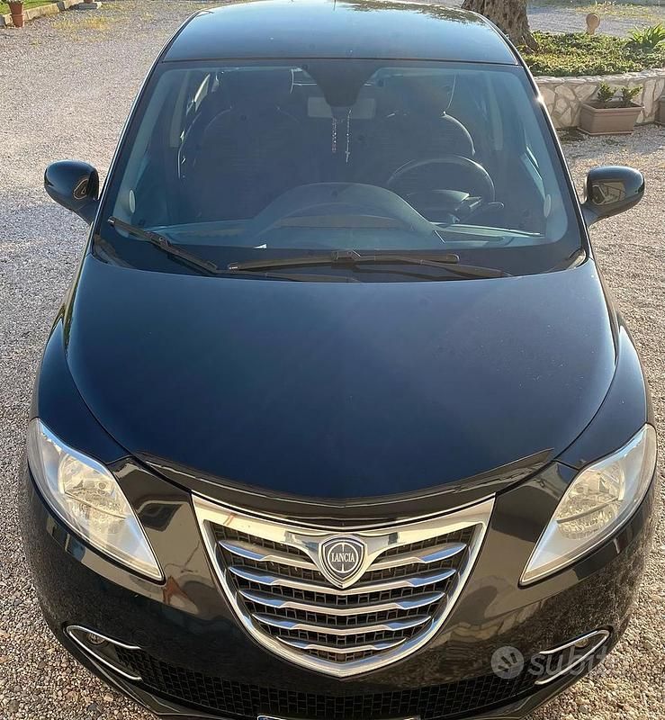 Usata Lancia Ypsilon 69 CV (50 kW) 2011 Nero Utilitaria