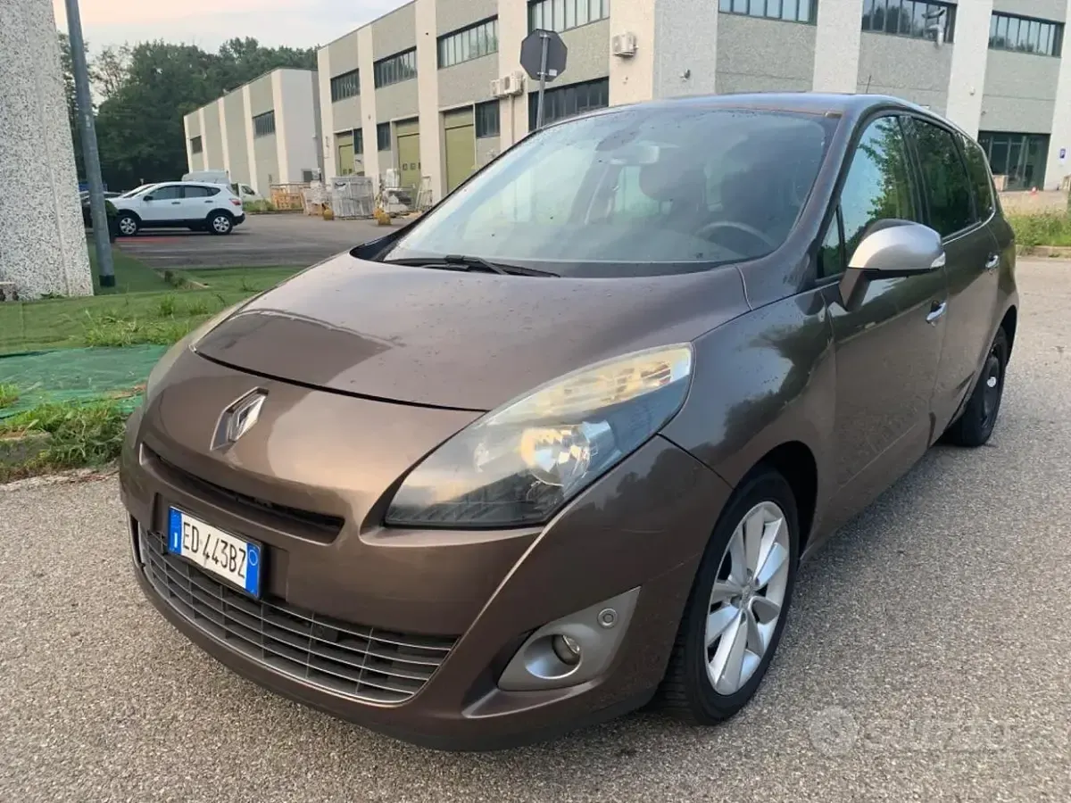 Usata Renault Scénic III 110 CV (80 kW) 2010 Monovolume