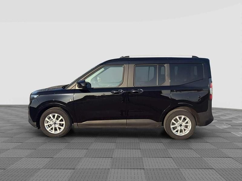 Usata Ford Tourneo Courier Titanium 124 CV (91 kW) 2025 Agate black Monovolume