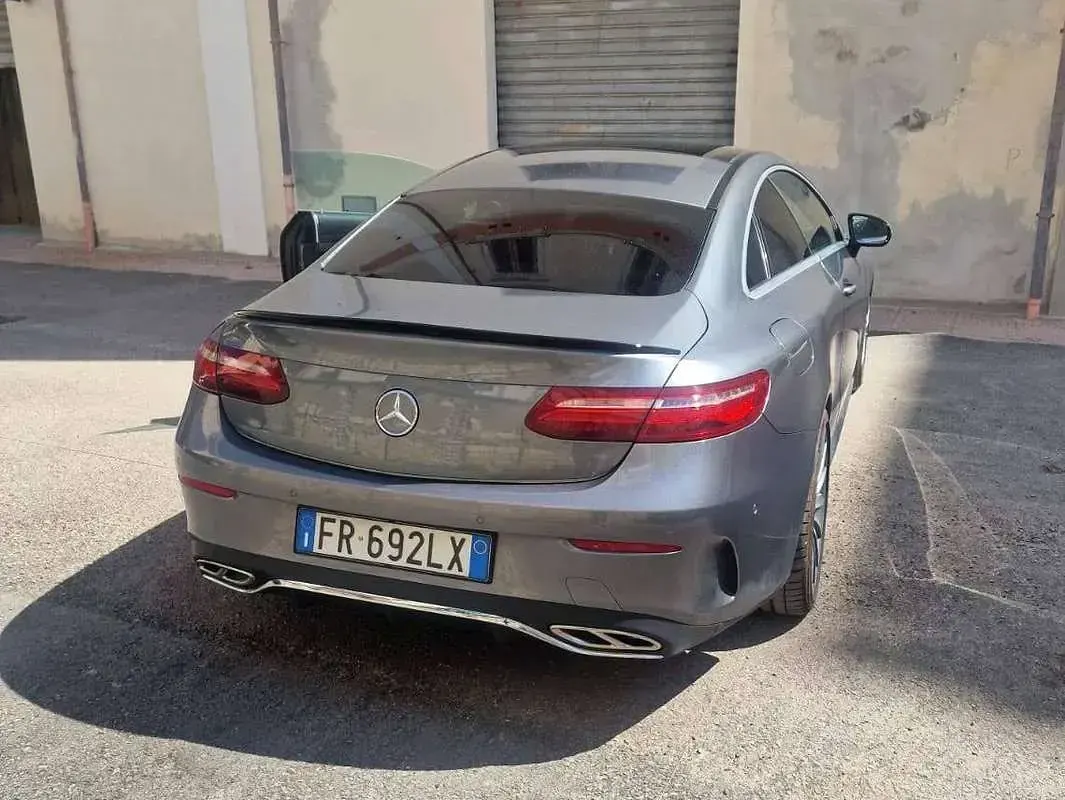 Usata Mercedes E220 Premium 194 CV (142 kW) 2018 Grigio Coupé