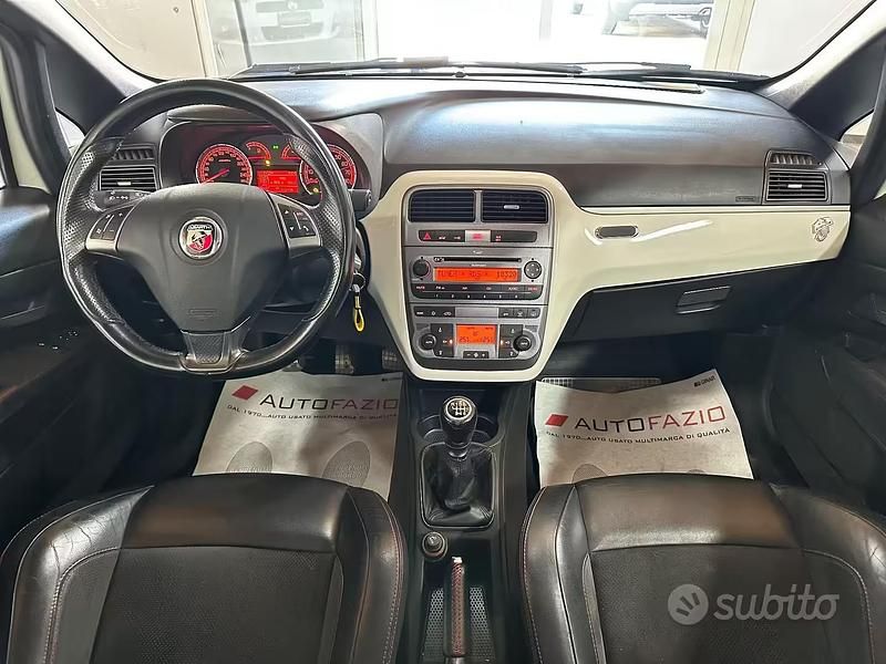 Usata Abarth Grande Punto 155 CV (114 kW) 2009 Bianco Utilitaria