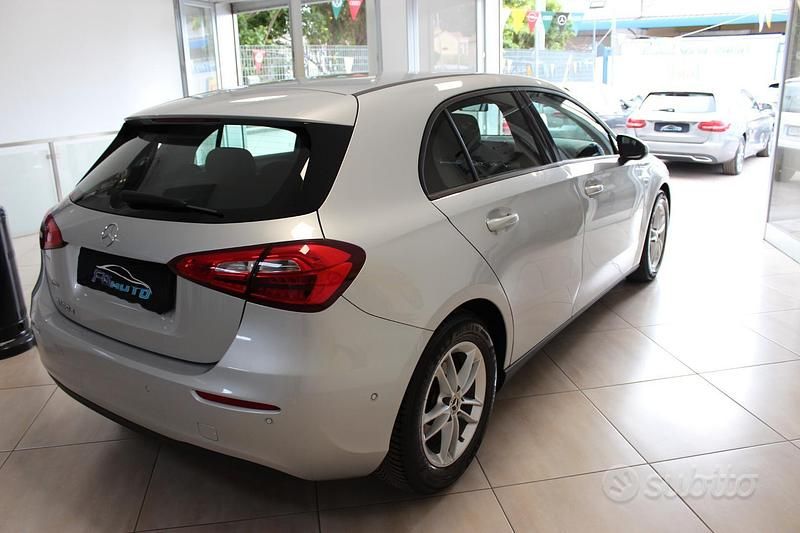 Usata Mercedes A180 Executive 115 CV (84 kW) 2020 Grigio Berlina
