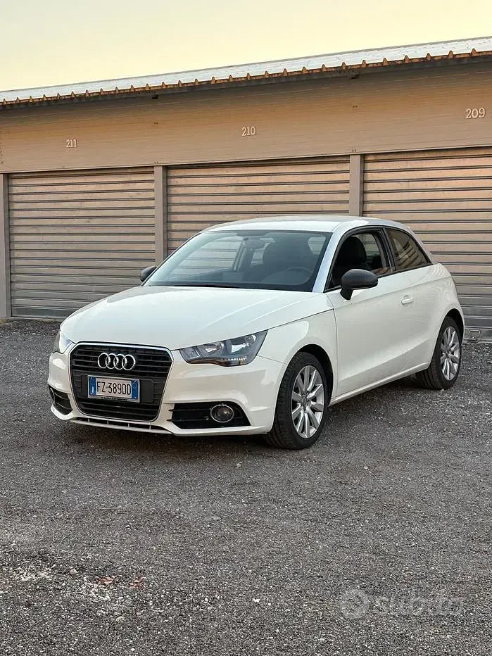 Usata Audi A1 Ambition 105 CV (77 kW) 2012 Bianco Utilitaria