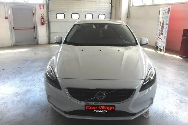 Usata Volvo V40 Business Edition 120 CV (88 kW) 2016 Bianco Station wagon