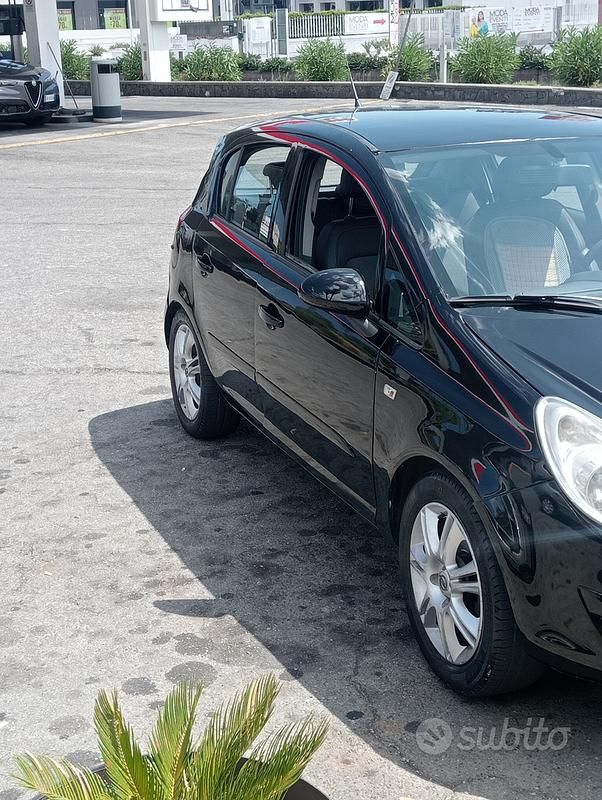 Usata Opel Corsa 58 CV (42 kW) 2007 Nero Berlina