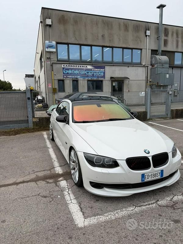 Usata BMW 330 Cabriolet 245 CV (180 kW) 2011 Bianco Cabrio