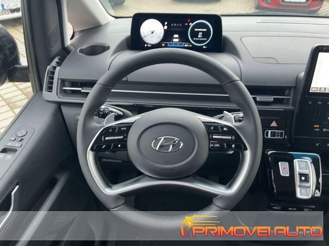 Usata Hyundai Staria Trend 177 CV (130 kW) 2024 Grigio scuro Monovolume