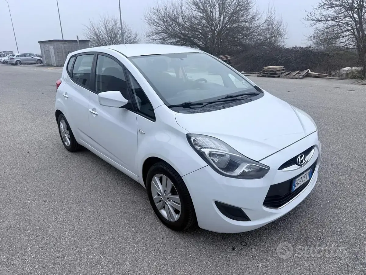 Usata Hyundai ix20 Comfort 90 CV (66 kW) 2011 Bianco Utilitaria