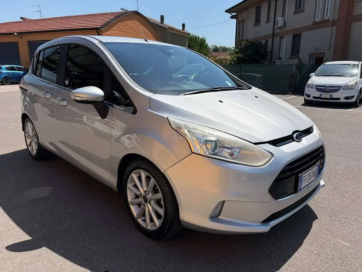 Usata Ford B-MAX Titanium 87 CV (63 kW) 2016 Argento Monovolume