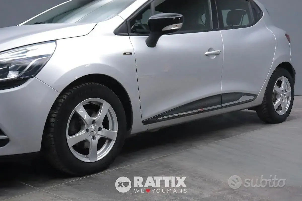 Usata Renault Clio IV Zen 75 CV (55 kW) 2019 Argento Berlina