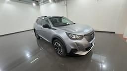 Usata Peugeot 2008 Allure 100 CV (73 kW) 2023 Grigio artense SUV