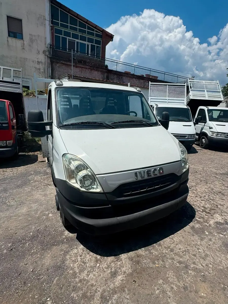Usata Iveco Daily 145 CV (106 kW) 2012 Bianco Berlina