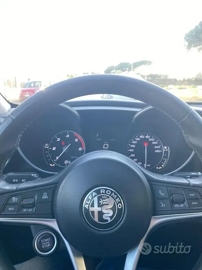 Usata Alfa Romeo Giulia 160 CV (117 kW) 2019 Nero Berlina