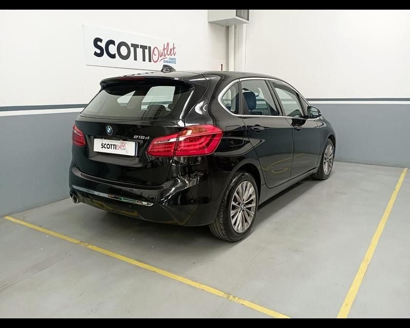 Usata BMW 216 Luxury Line 116 CV (85 kW) 2020 Nero Station wagon