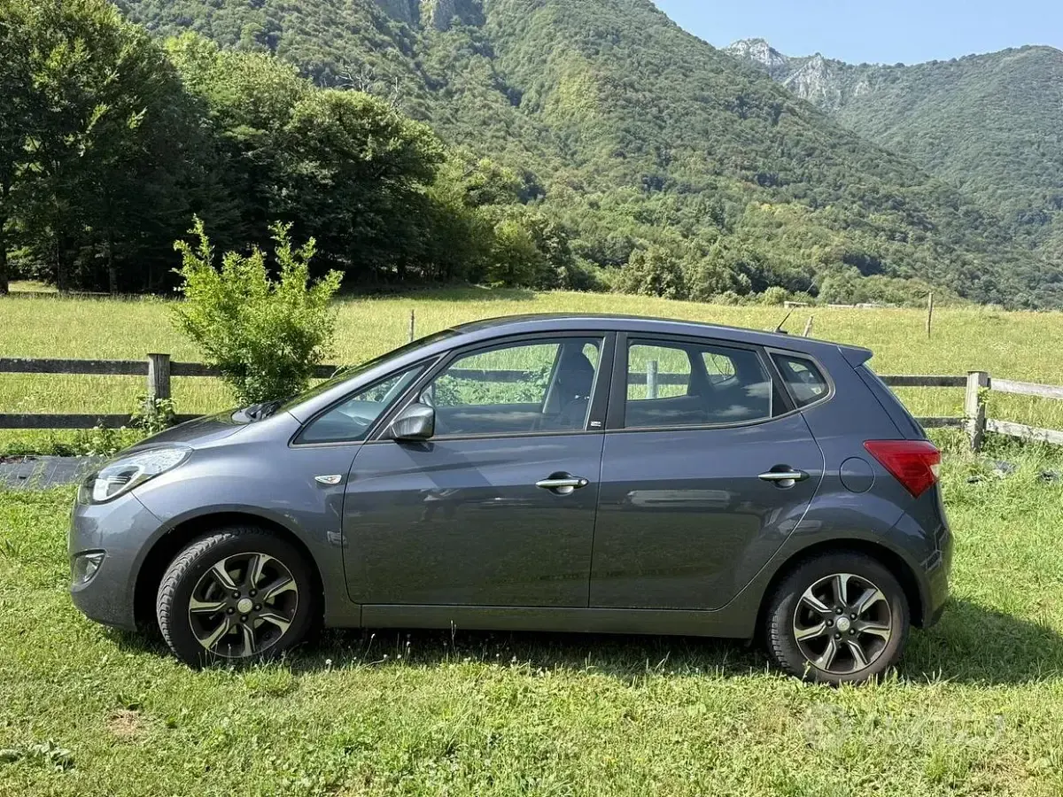 Usata Hyundai ix20 90 CV (66 kW) 2017 Grigio Utilitaria