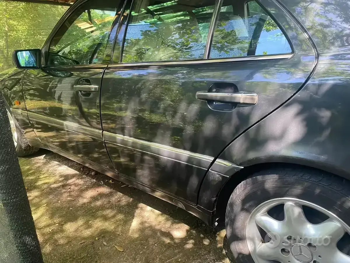 Usata Mercedes C200 Elegance 136 CV (100 kW) 1996 Berlina