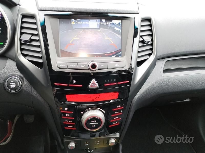 Usata Ssangyong (KGM) XLV 115 CV (84 kW) 2018 Bianco SUV