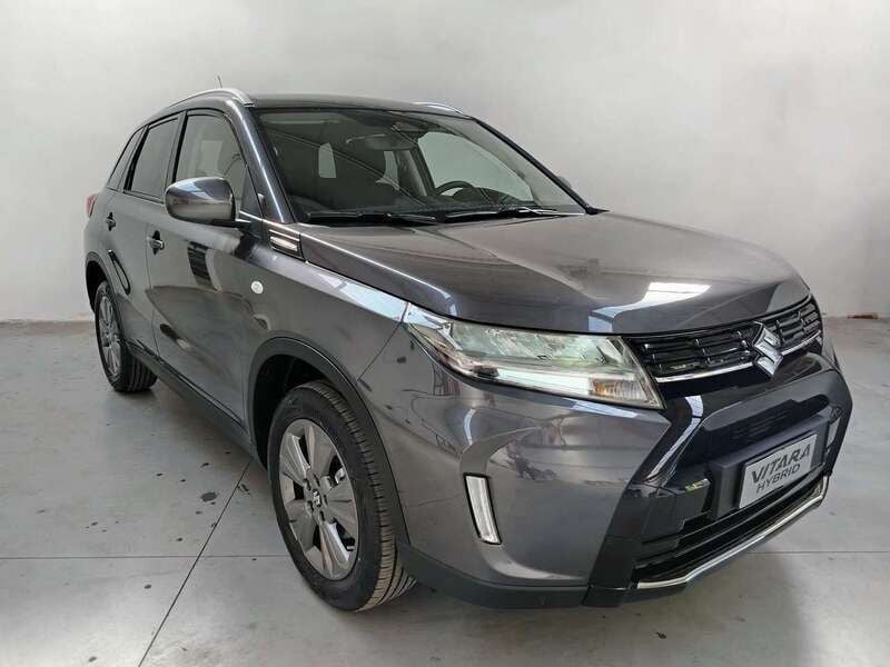 Grigio scuro Nuova 2025 Suzuki Vitara Cool SUV | 22.900 € (Buon prezzo) - Immagine 1/4