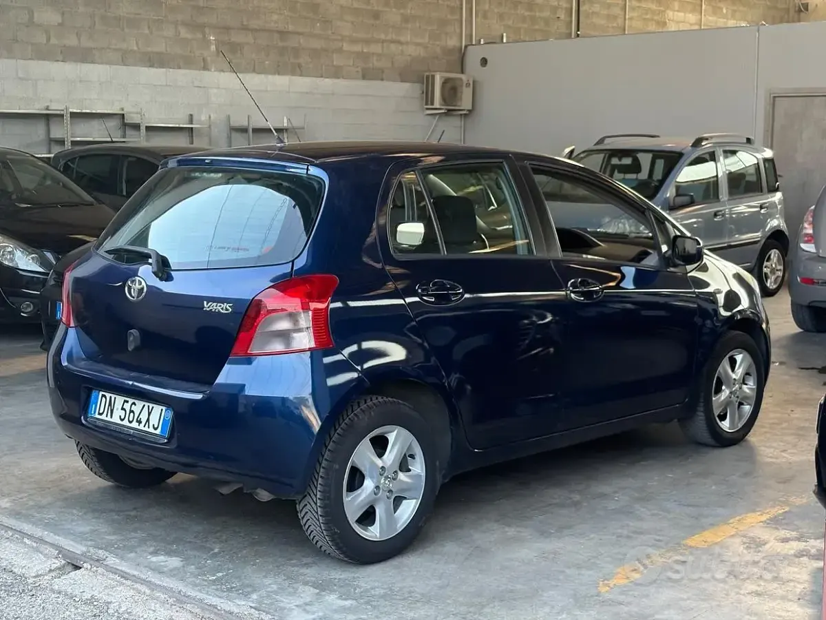 Usata Toyota Yaris Sol 87 CV (63 kW) 2009 Bluazzurro Utilitaria