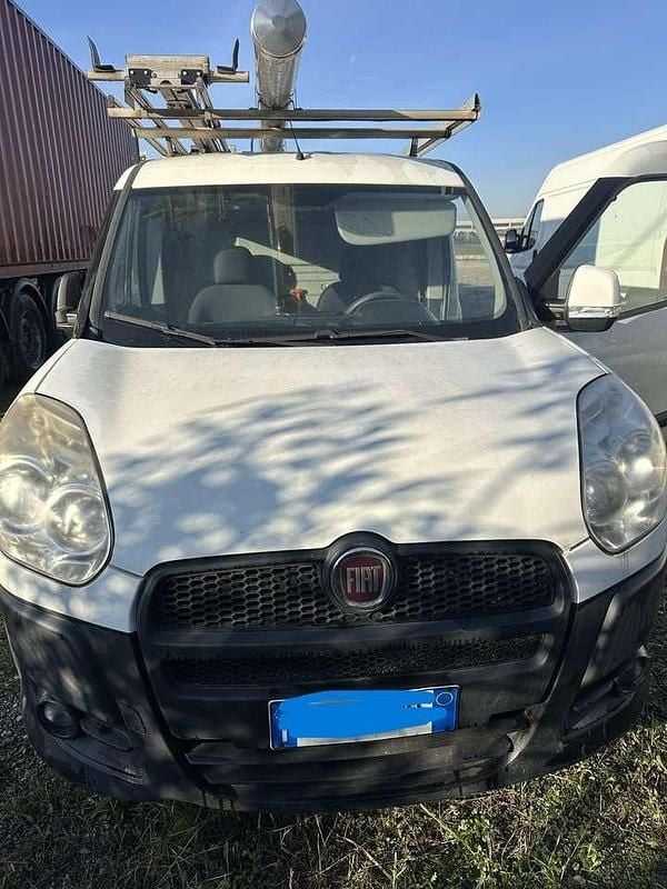 Usata Fiat Doblò 105 CV (77 kW) 2014 Bianco Monovolume