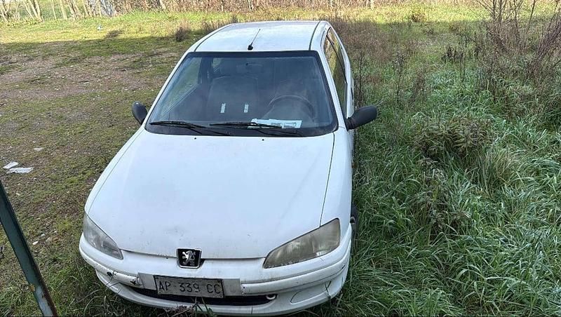 Usata Peugeot 106 57 CV (41 kW) 1996 Utilitaria