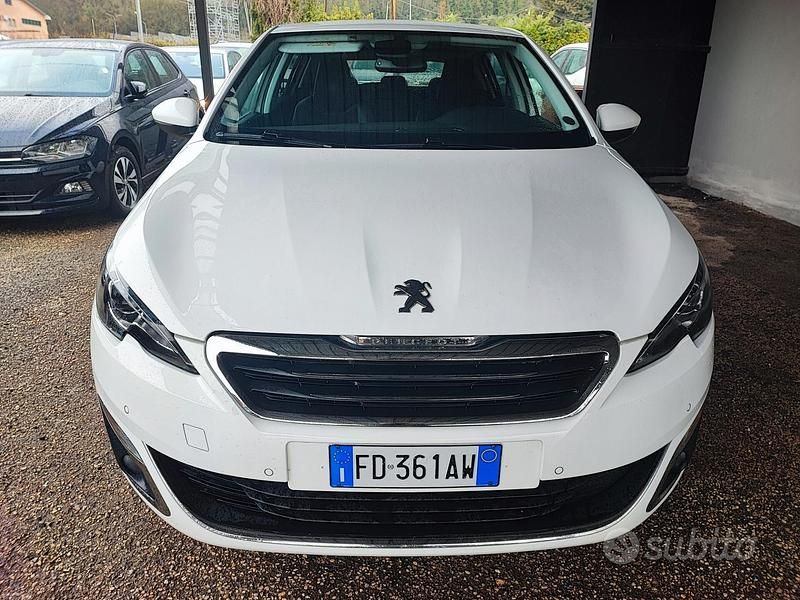 Usata Peugeot 308 GT-line 119 CV (87 kW) 2015 Bianco Berlina
