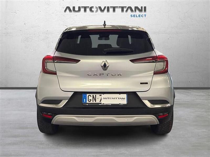 Usata Renault Captur Techno 145 CV (106 kW) 2023 Grigio chiaro SUV