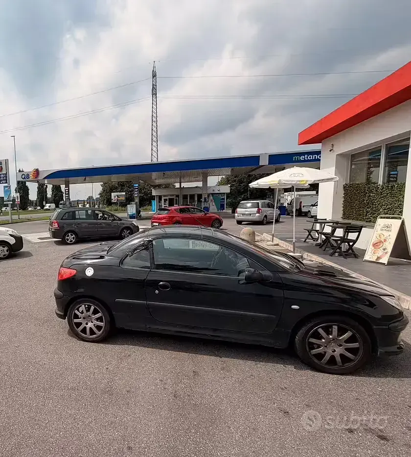 Usata Peugeot 206 CC 109 CV (80 kW) 2003 Nero Cabrio