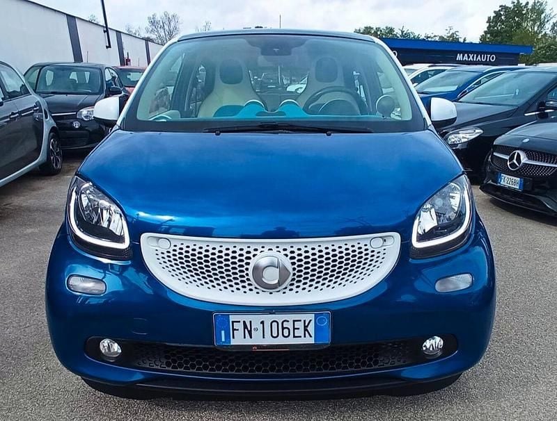 Usata Smart ForFour Proxy 71 CV (52 kW) 2016 Blu Utilitaria