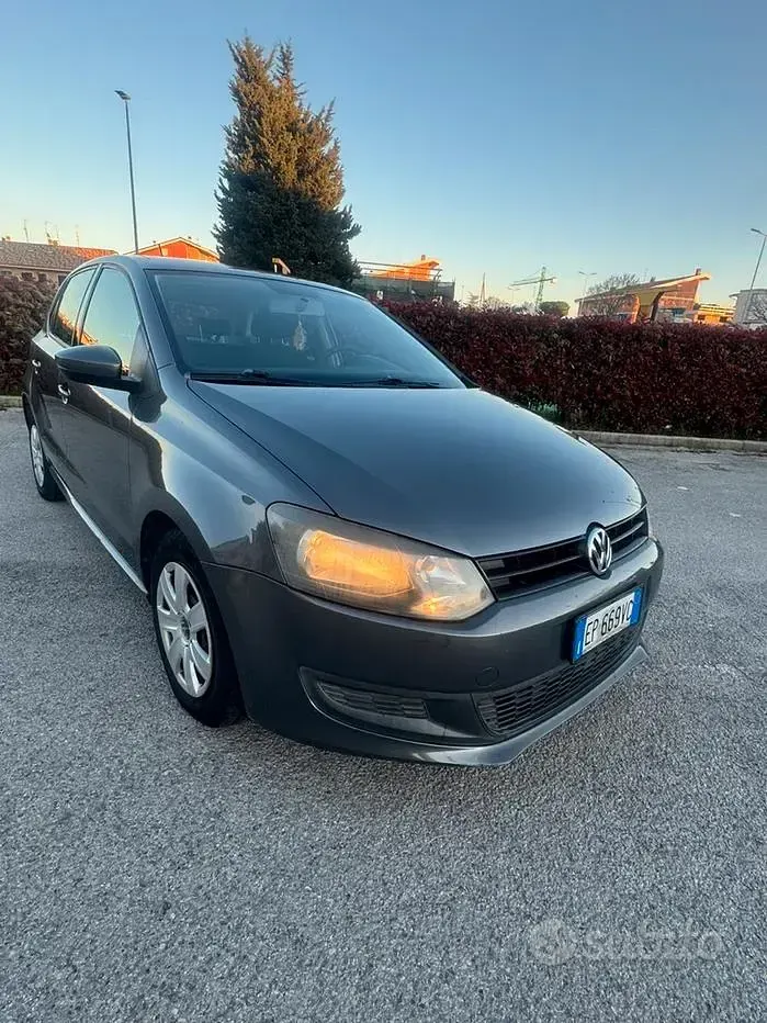 Usata VW Polo 60 CV (44 kW) 2013 Grigio Utilitaria