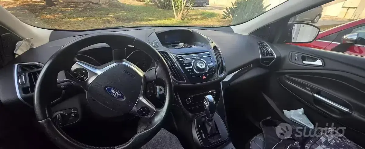 Usata Ford Kuga 140 CV (102 kW) 2014 Grigio SUV