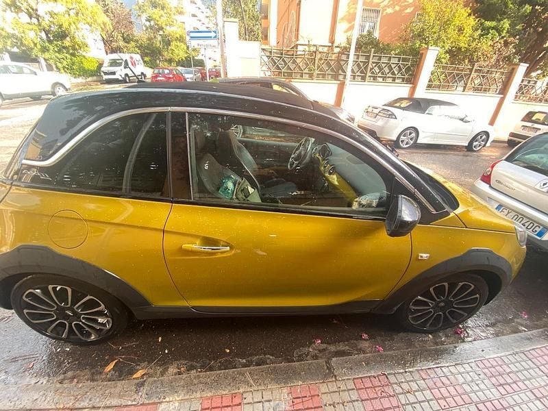 Usata Opel Adam 87 CV (63 kW) 2017 Utilitaria