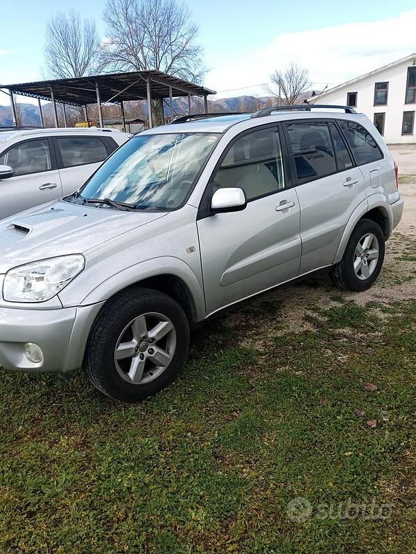 Usata Toyota RAV4 Sol 116 CV (85 kW) 2005 Grigio SUV