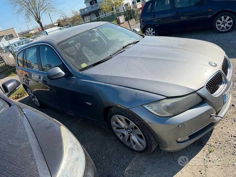 Usata BMW 318 M Sport 143 CV (105 kW) 2011 Grigio Station wagon