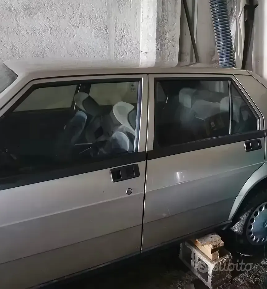 Usata Alfa Romeo 75 120 CV (88 kW) 1992 Berlina