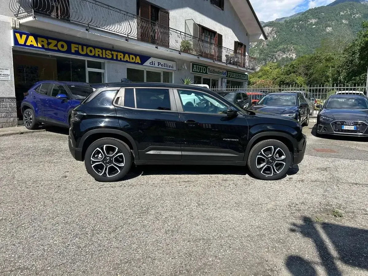 Usata Jeep Avenger Summit 101 CV (74 kW) 2023 Volcano SUV