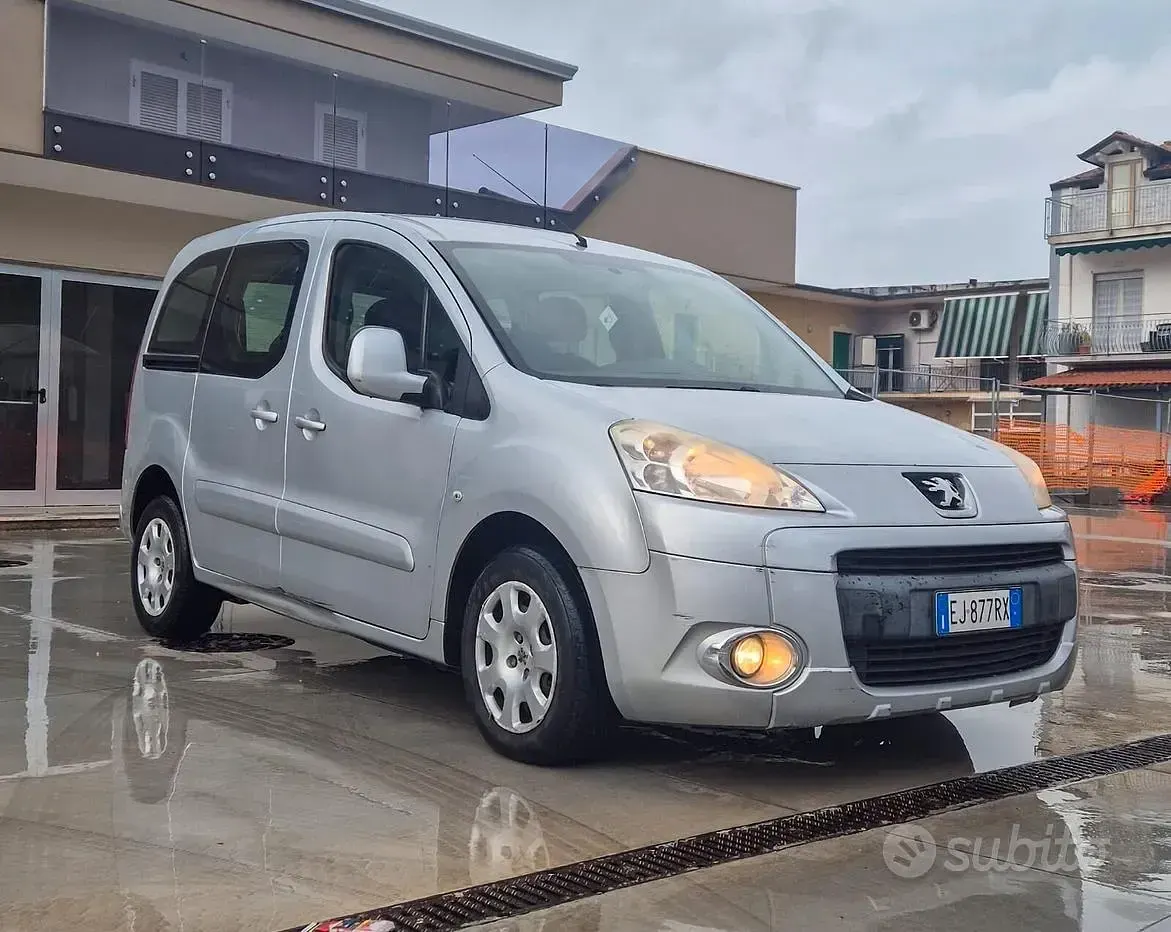 Usata Peugeot Partner Tepee Premium 112 CV (82 kW) 2011 Monovolume