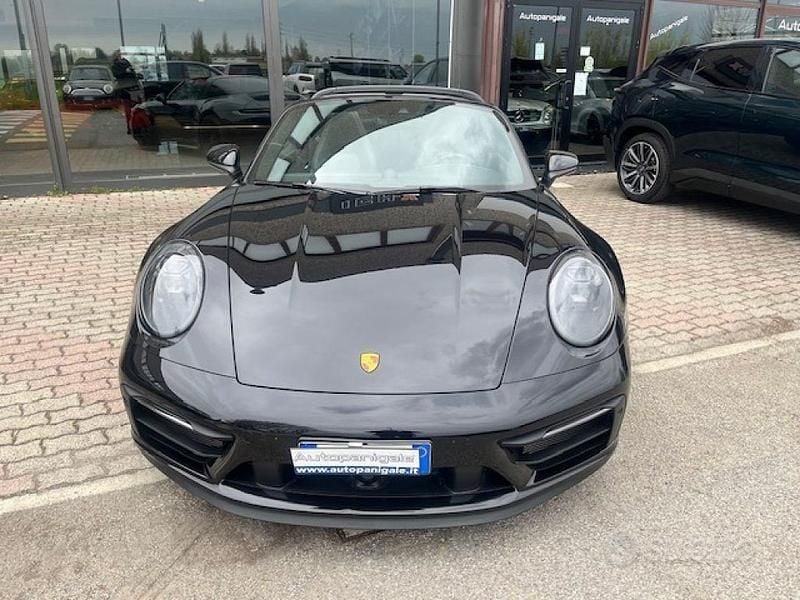 Usata Porsche 911 Targa 4 480 CV (353 kW) 2023 Nero Cabrio