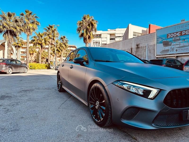 Usata Mercedes A180 116 CV (85 kW) 2019 Gray Berlina