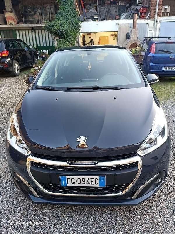 Usata 2017 Peugeot 208 Allure Due volumi | 6900 € (Super prezzo) - Immagine 1/4