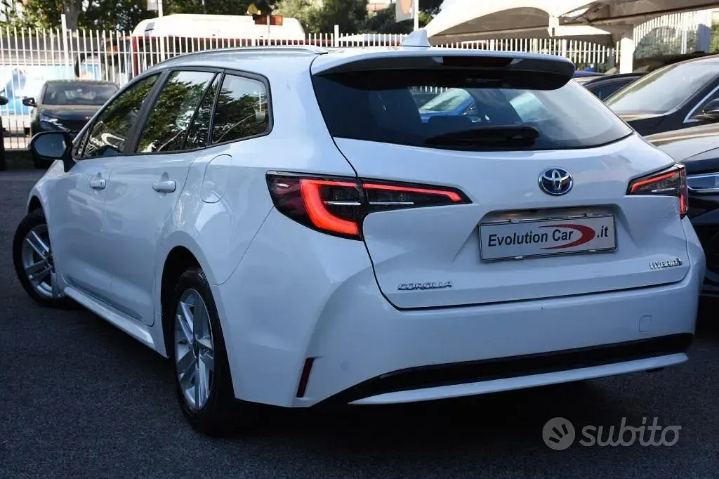 Usata Toyota Corolla Active 98 CV (72 kW) 2022 Bianco Station wagon